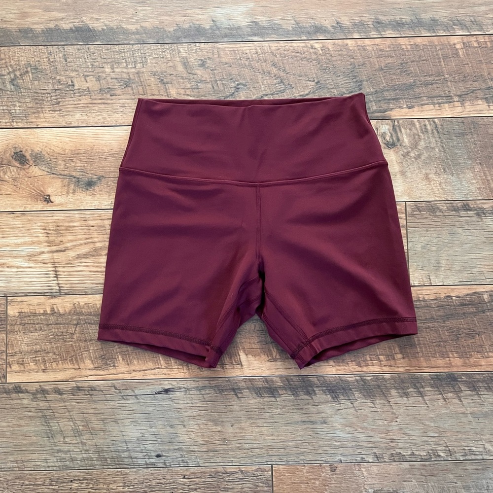 NWOT Lululemon Align 6” bike shorts